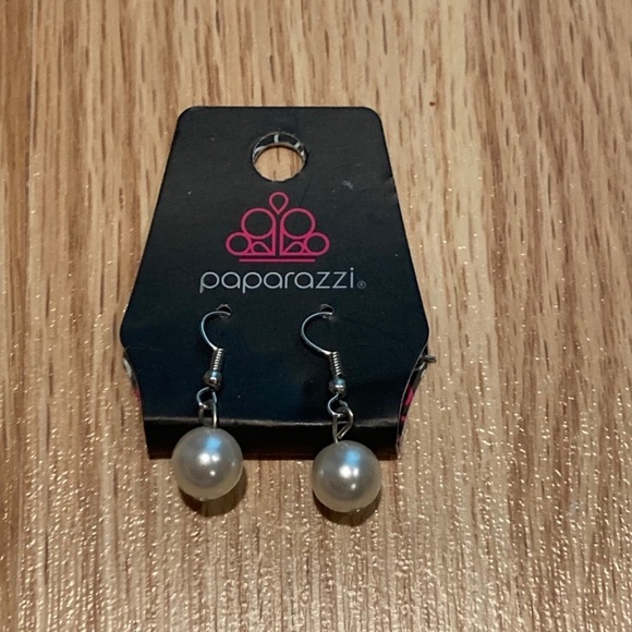 2/$6 BUNDLE NWT Paparazzi Pearl Earrings